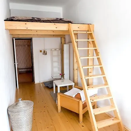 ホームステイ Cozy Near Center